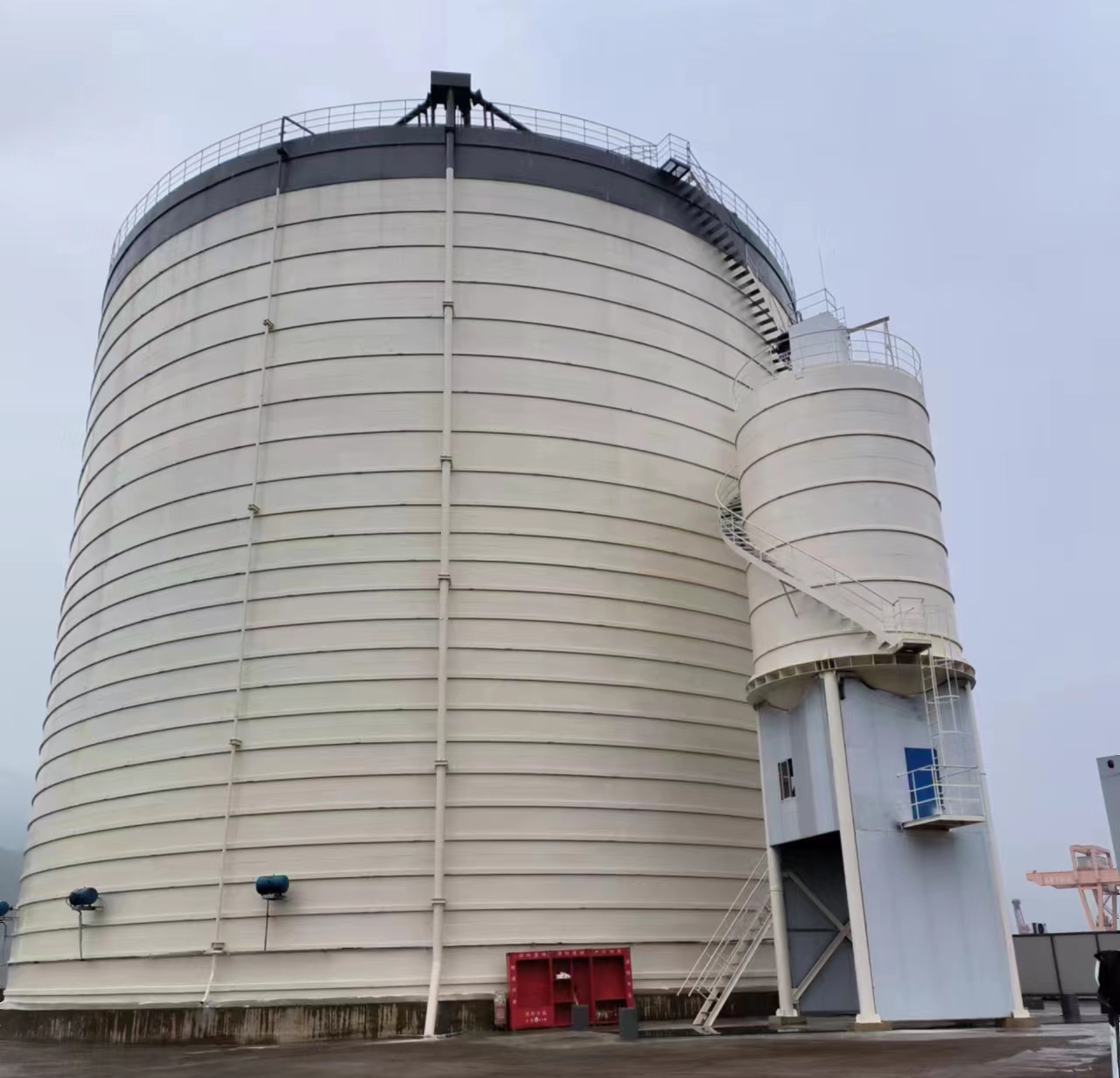 华龙10万吨水泥钢板库