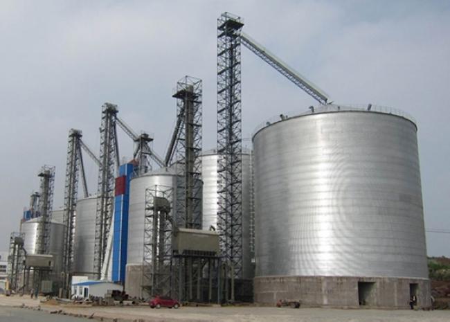 华龙大型钢板库构造参数及水泥储存质量